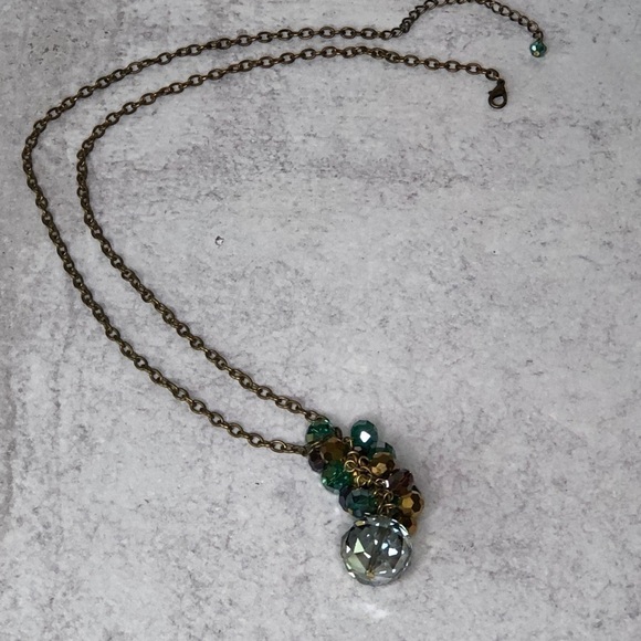 Beaded pendant on 24 inch chain. - Picture 4 of 9